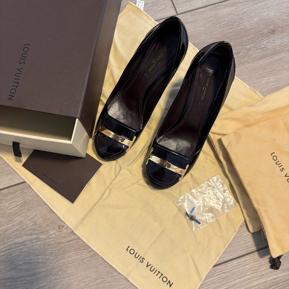 Louis Vuitton Pumps - Picture 1 of 7